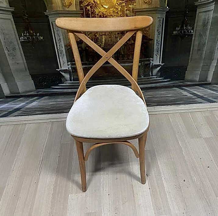 Tonet Sandalye Kiralama Hizmeti
